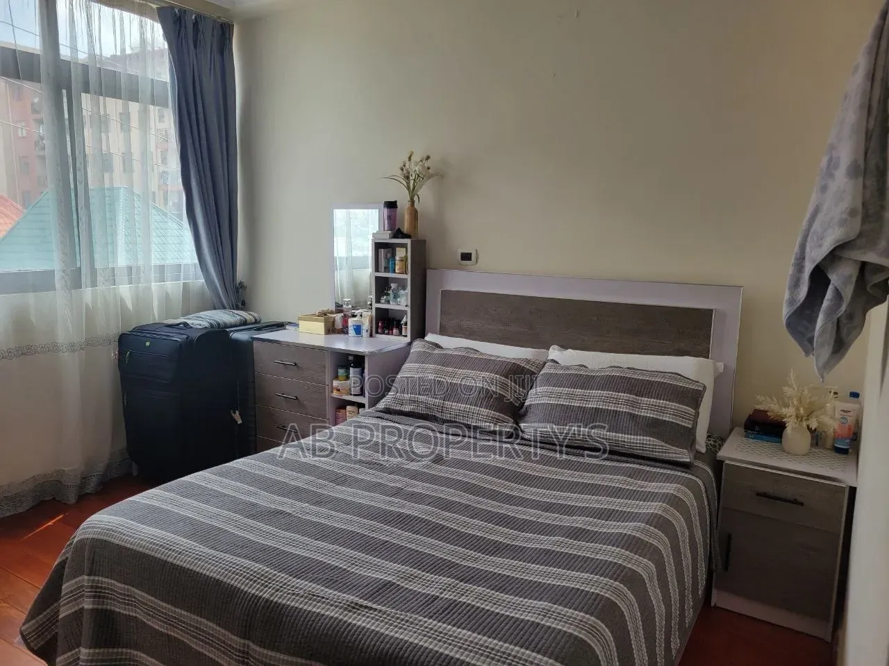 Furnished 2bdrm Apartment in ሰሚት ካንብሪጅ, Yeka for sale