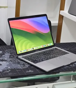 New Laptop Apple MacBook Pro 2019 16GB Intel Core i7 SSD 256GB
