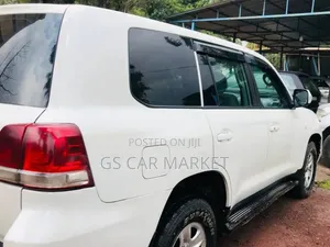 Toyota Land Cruiser 2009 White