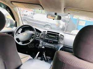 Toyota Land Cruiser 2009 White
