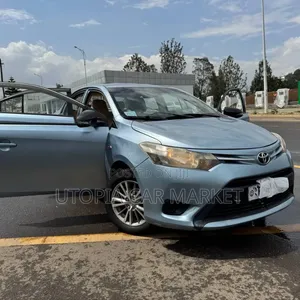 Toyota Yaris 2015