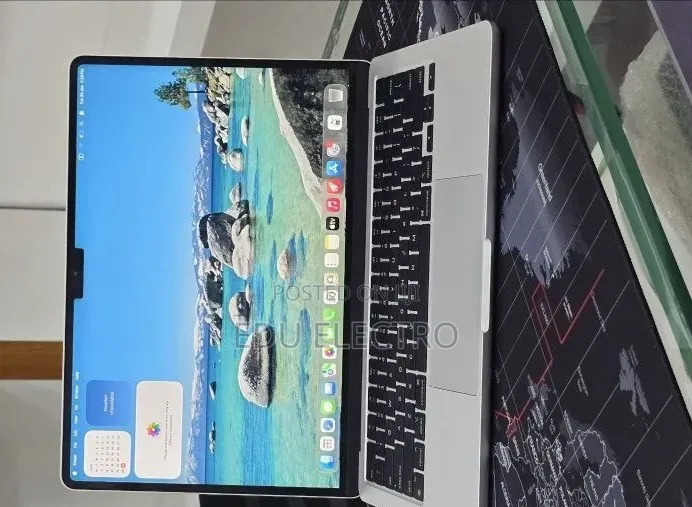 New Laptop Apple MacBook Air 2024 M3 16GB Apple M3 SSD 512GB