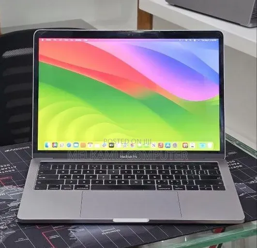 New Laptop Apple MacBook Pro 2019 16GB Intel Core i7 SSD 256GB