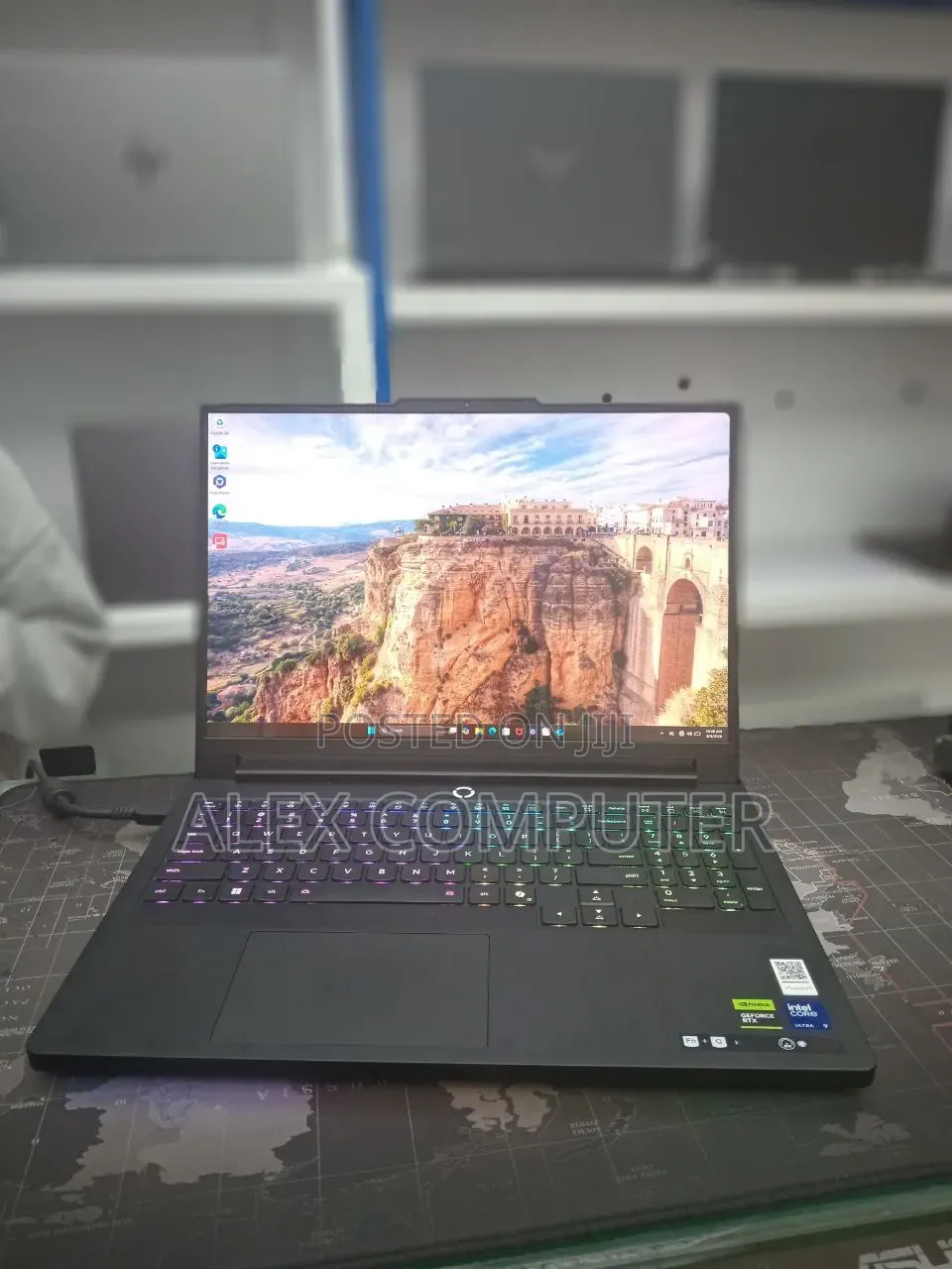 New Laptop Lenovo Legion Pro 7 32GB Intel Core Ultra 9 SSD 1T