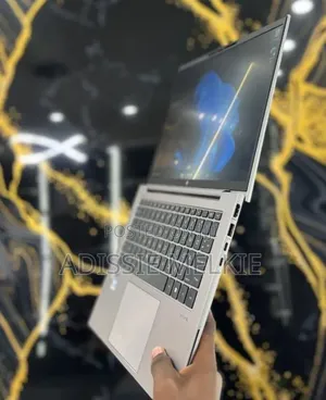 New Laptop HP ZBook Firefly 14 G10 16GB Intel Core i7 SSD 512GB