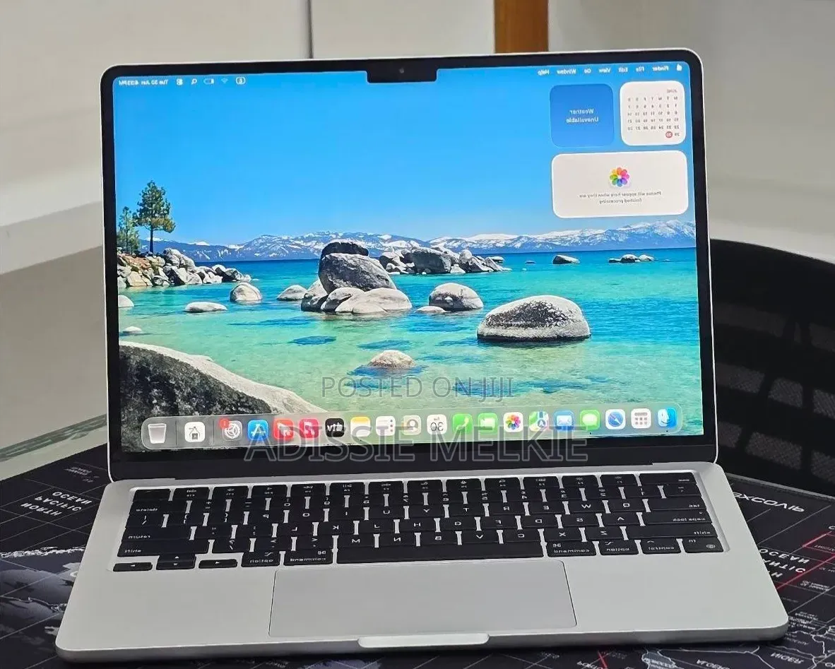 New Laptop Apple MacBook Air 2024 M3 16GB Apple M3 SSD 256GB