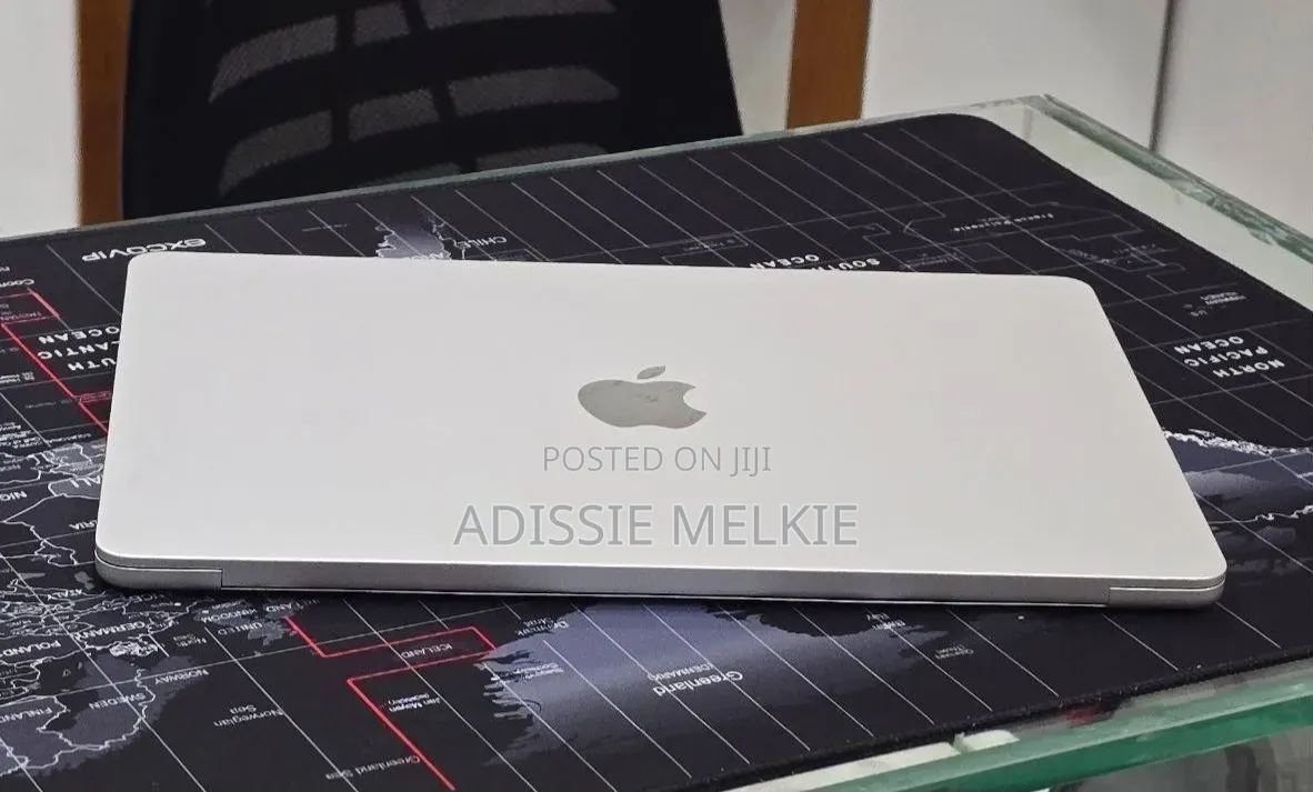New Laptop Apple MacBook Air 2024 M3 16GB Apple M3 SSD 256GB