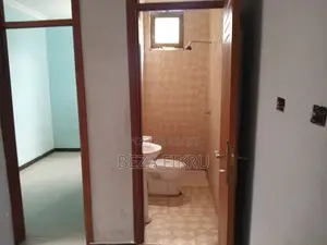 4bdrm House in Akaky Kaliti for sale