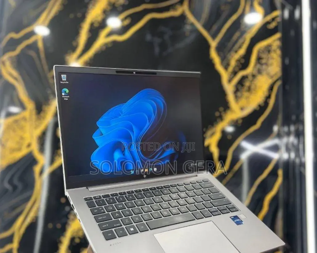 New Laptop HP ZBook Firefly 14 G10 16GB Intel Core i7 SSD 512GB