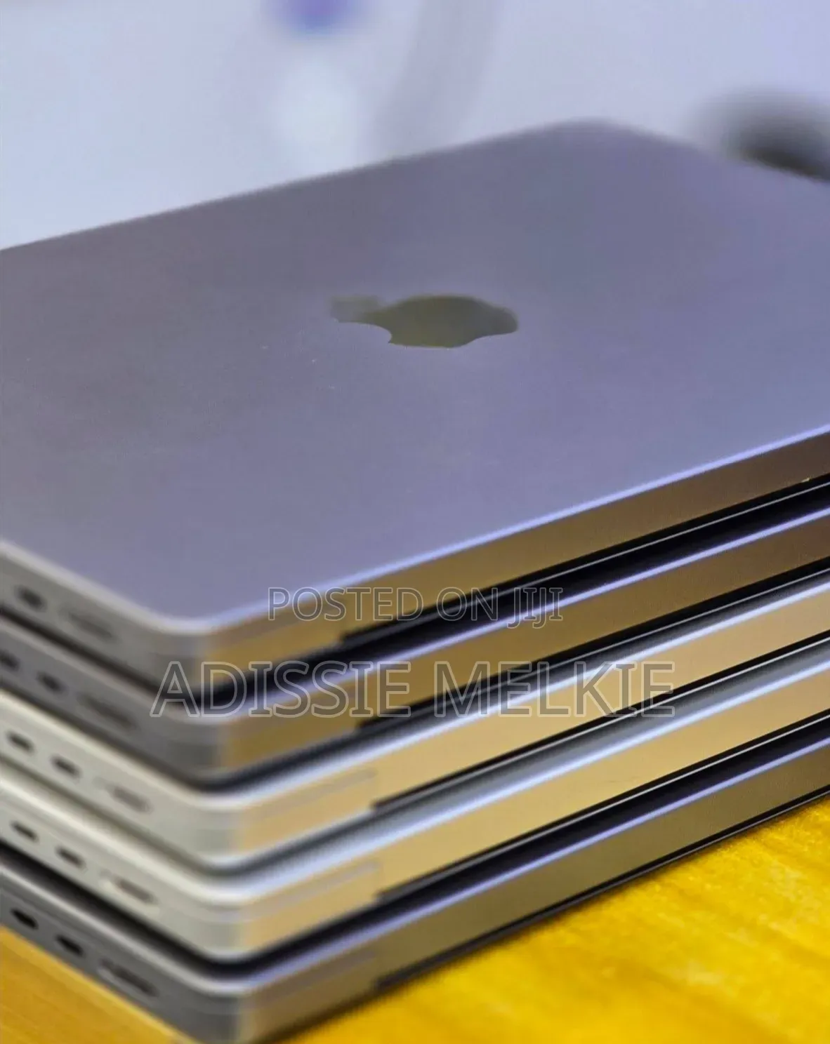 New Laptop Apple MacBook Pro 2020 M1 32GB Apple M1 Pro SSD 512GB