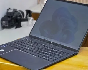 New Laptop HP Dragonfly G3 16GB Intel Core i7 SSD 512GB