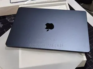 New Laptop Apple MacBook Air 2022 M2 8GB Apple M2 SSD 256GB