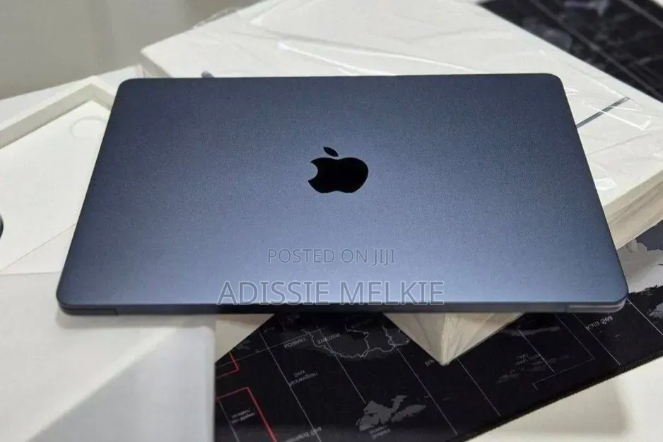New Laptop Apple MacBook Air 2022 M2 8GB Apple M2 SSD 256GB