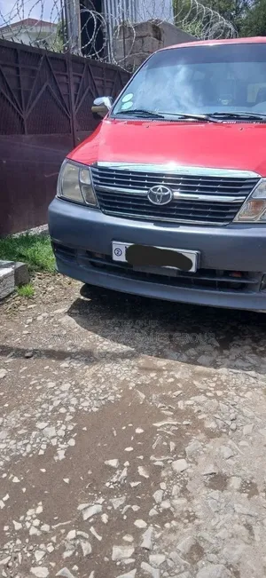 Toyota HiAce 2011 Red