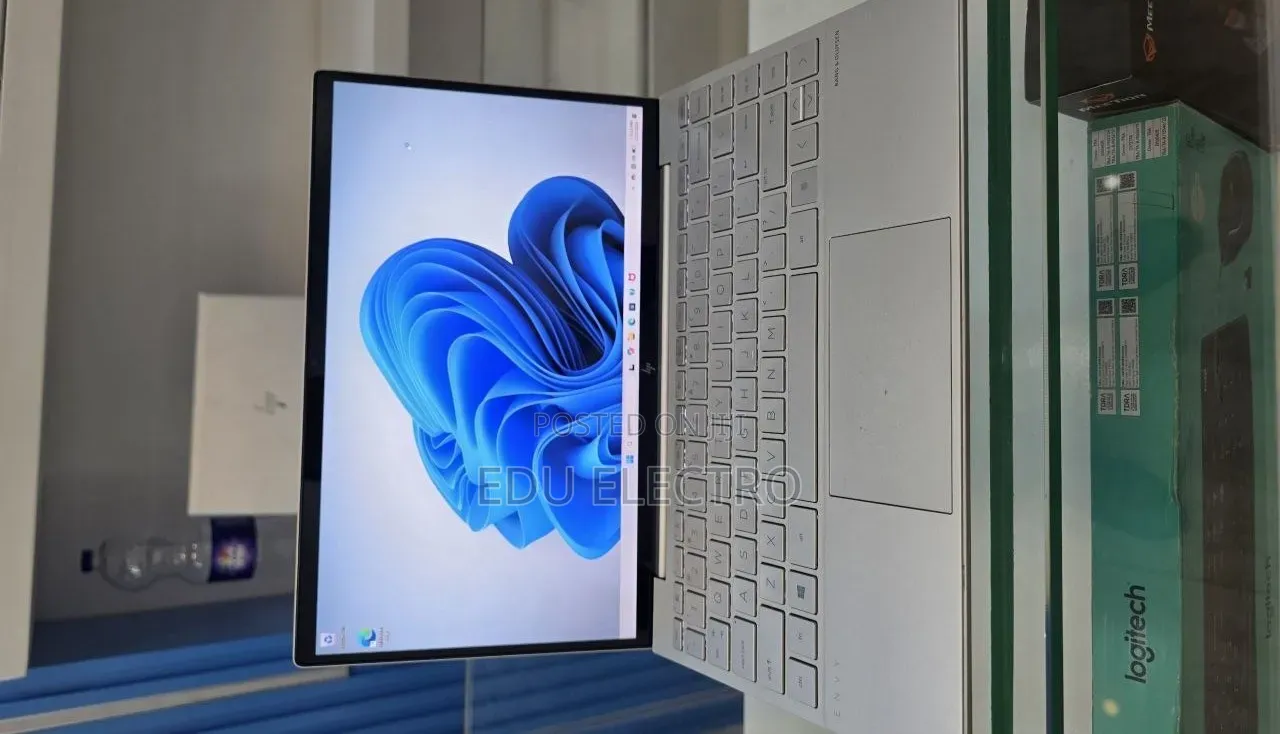 New Laptop HP Envy 13 16GB Intel Core i5 SSD 512GB
