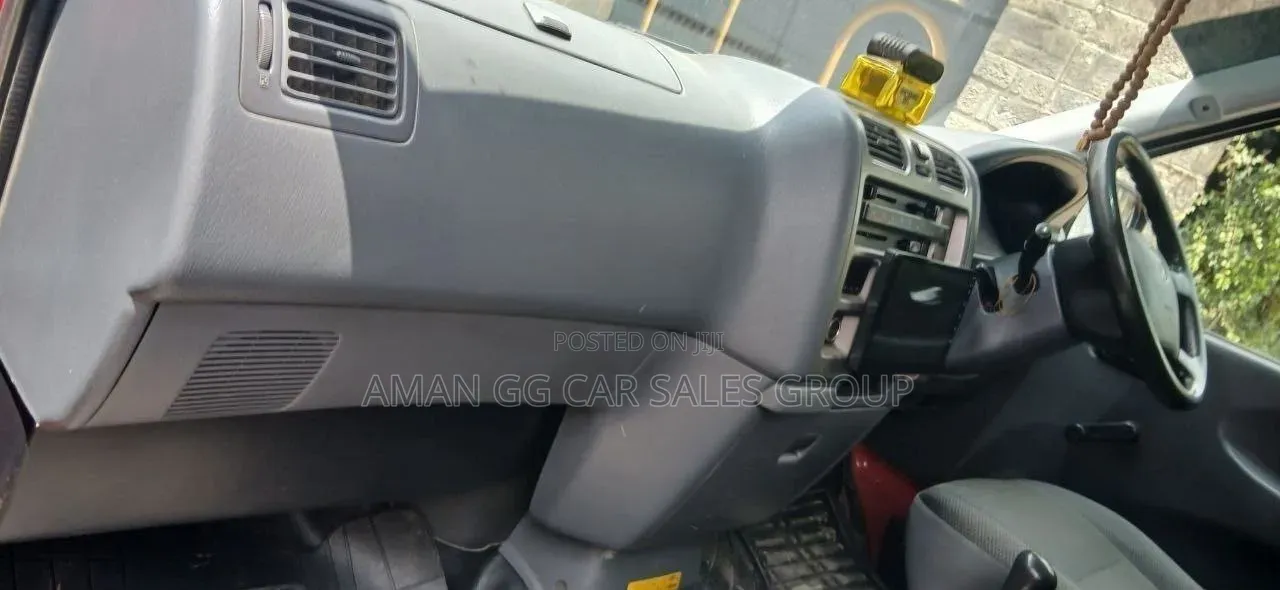 Toyota HiAce 2011 Red