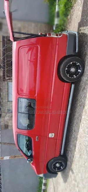Toyota HiAce 2011 Red