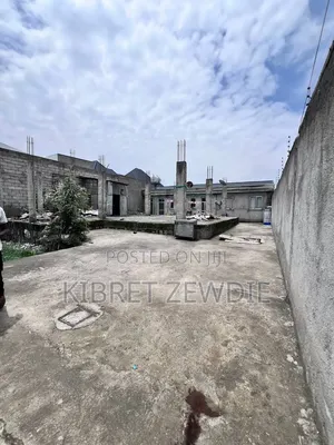 8bdrm House in Kibert Zewdie, Bole for sale