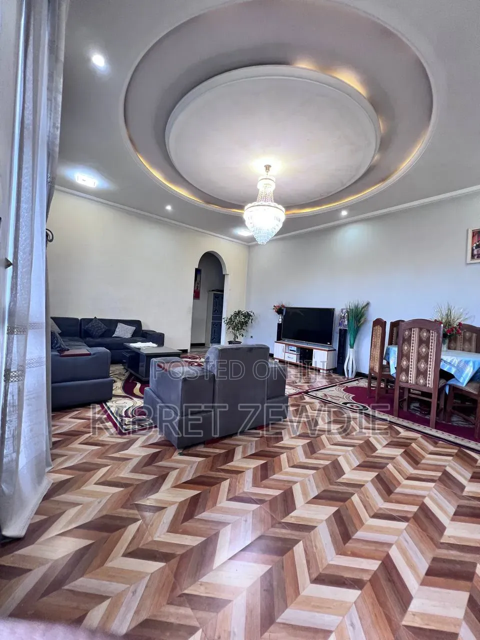 8bdrm House in Kibert Zewdie, Bole for sale