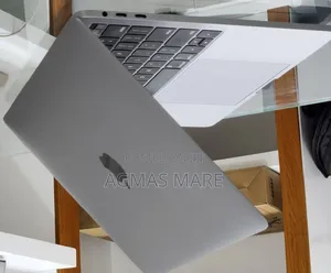 New Laptop Apple MacBook Pro 2019 16GB Intel Core i7 SSD 512GB