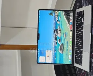 New Laptop Apple MacBook Air 2024 M3 16GB Apple M3 SSD 512GB