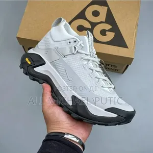 Nike ACG Zoomx