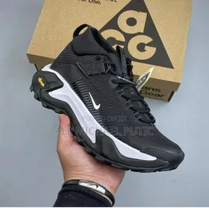 Nike ACG Zoomx
