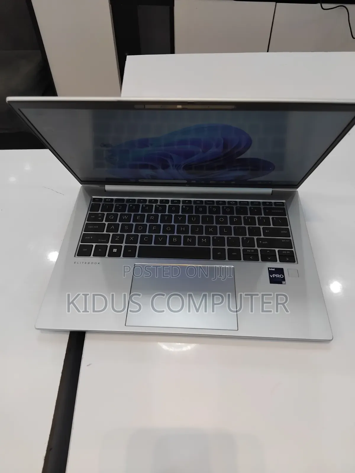 New Laptop HP EliteBook 840 G10 16GB Intel Core i7 SSD 512GB