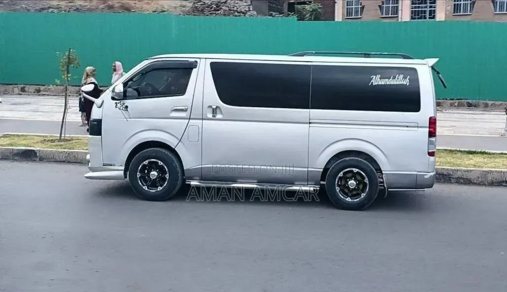 Toyota HiAce 2007 Grey