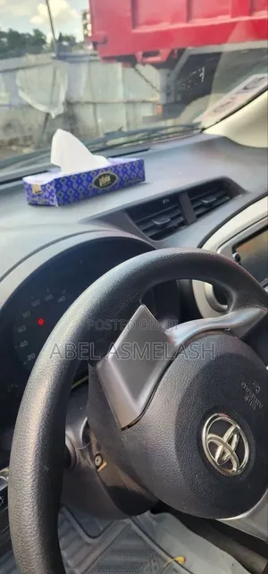 Toyota Yaris 2012 Blue