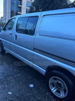 Toyota HiAce 2002 Silver