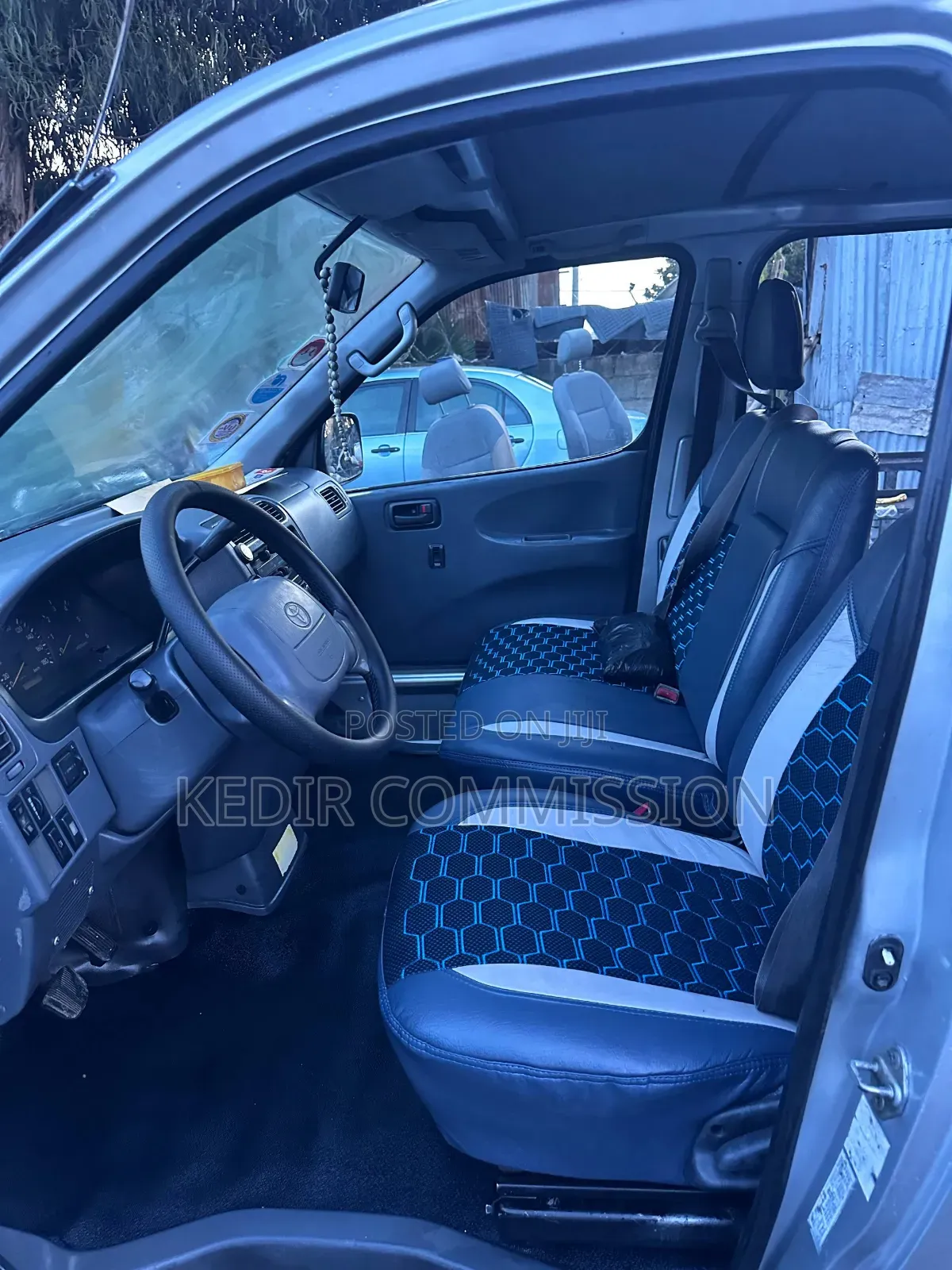 Toyota HiAce 2002 Silver