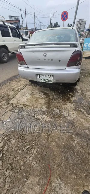 Toyota Platz 2000 Silver