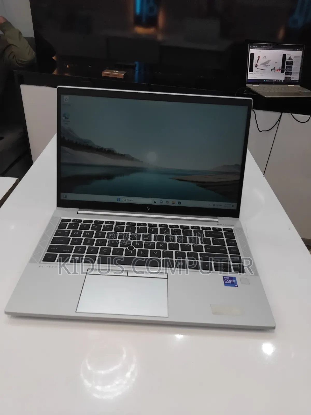New Laptop HP EliteBook 840 G8 16GB Intel Core i7 SSD 512GB