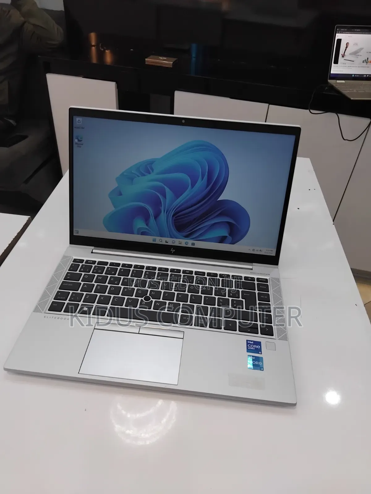 New Laptop HP EliteBook 840 G8 16GB Intel Core i5 SSD 512GB