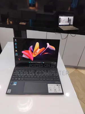 New Laptop Asus Zenbook 14 16GB Intel Core i7 SSD 512GB