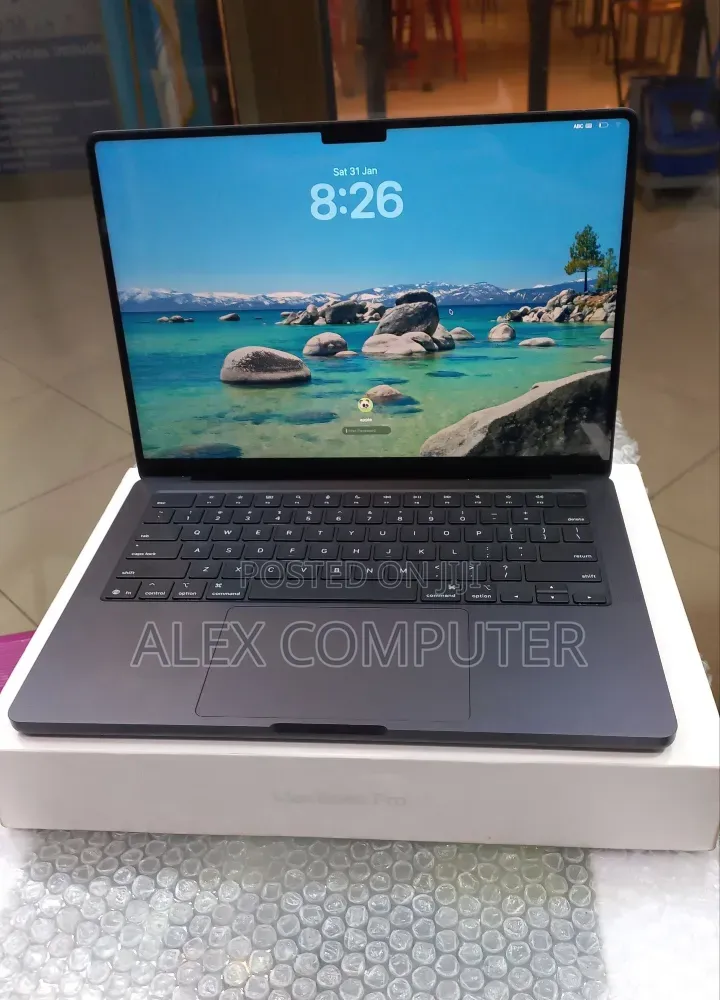 New Laptop Apple MacBook Pro 2025 M5 16GB Apple M5 SSD 512GB