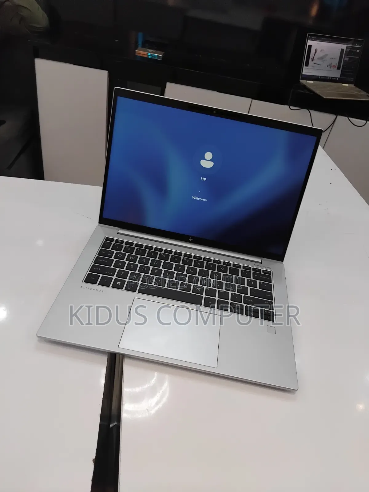 New Laptop HP EliteBook 840 G9 16GB Intel Core i7 SSD 512GB
