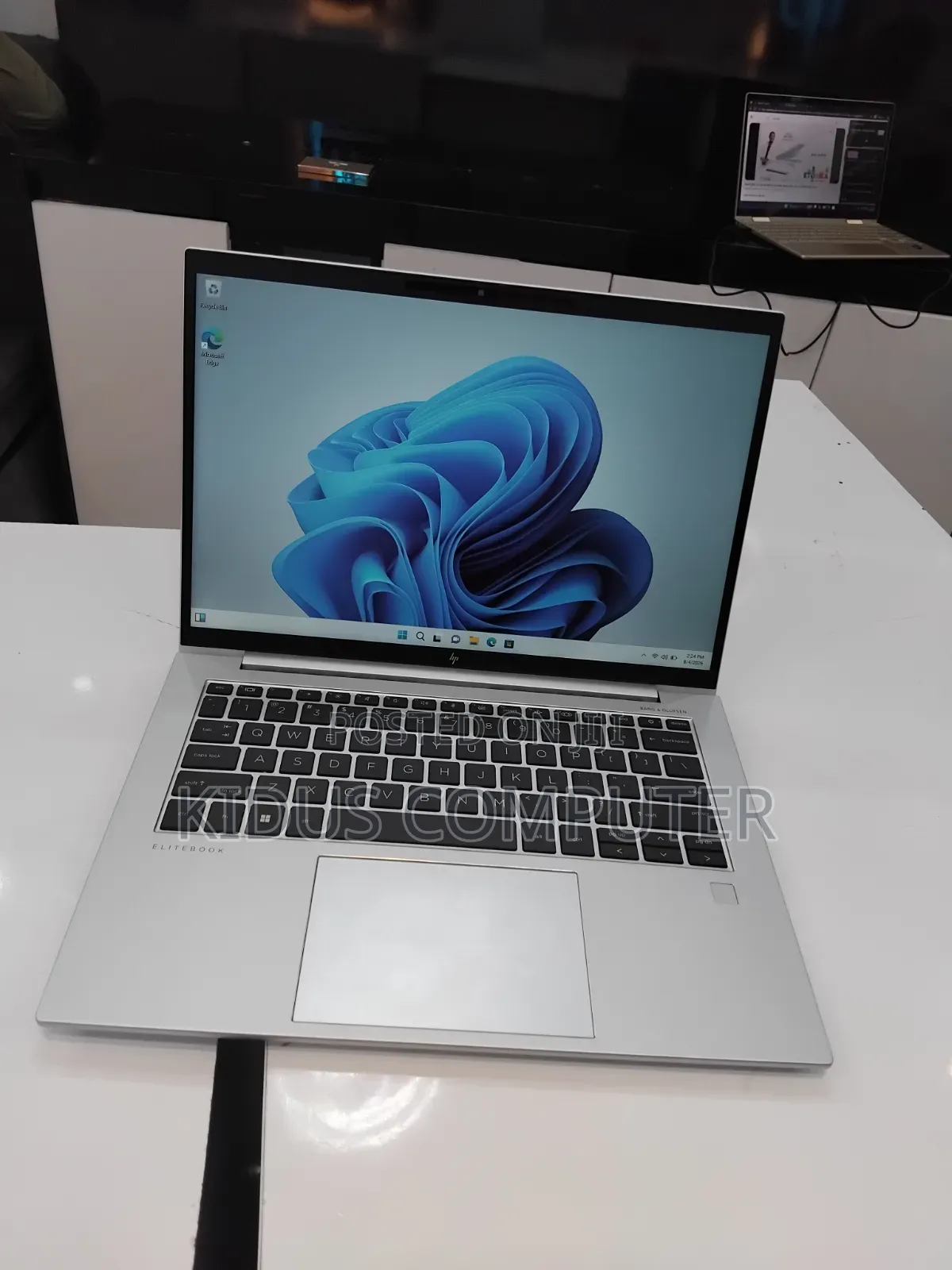 New Laptop HP EliteBook 840 G9 16GB Intel Core i7 SSD 512GB