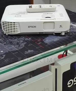 Epson S05 Projector