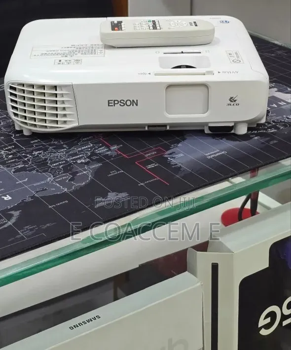 Epson S05 Projector