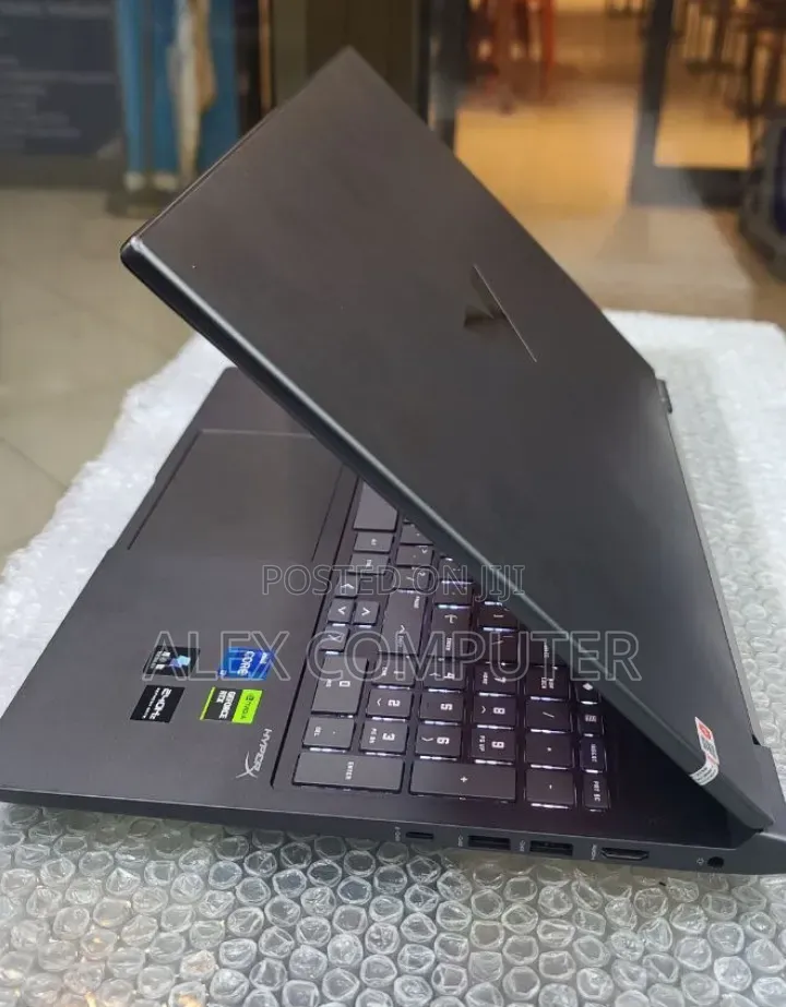 New Laptop HP Victus 16 16GB Intel Core i7 SSD 1T