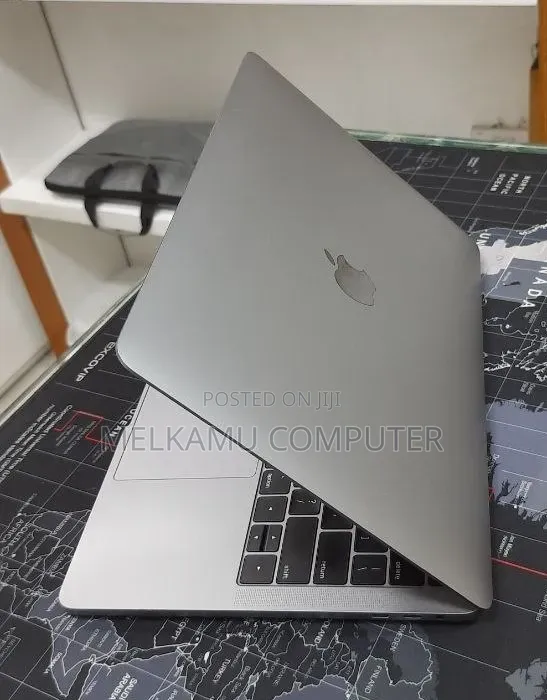New Laptop Apple MacBook Pro 2019 16GB Intel Core i7 SSD 512GB