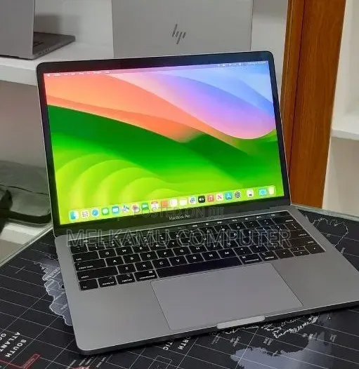 New Laptop Apple MacBook Pro 2019 16GB Intel Core i7 SSD 512GB