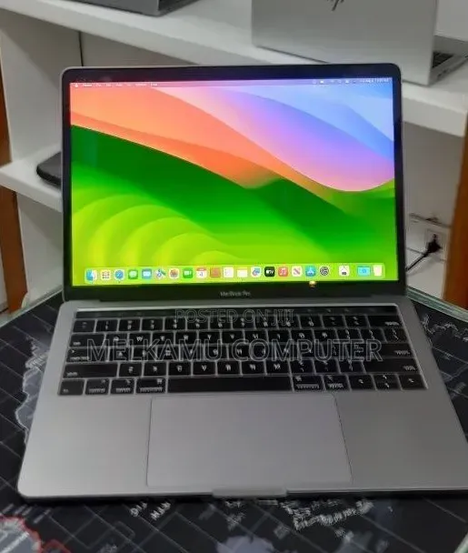 New Laptop Apple MacBook Pro 2019 16GB Intel Core i7 SSD 512GB