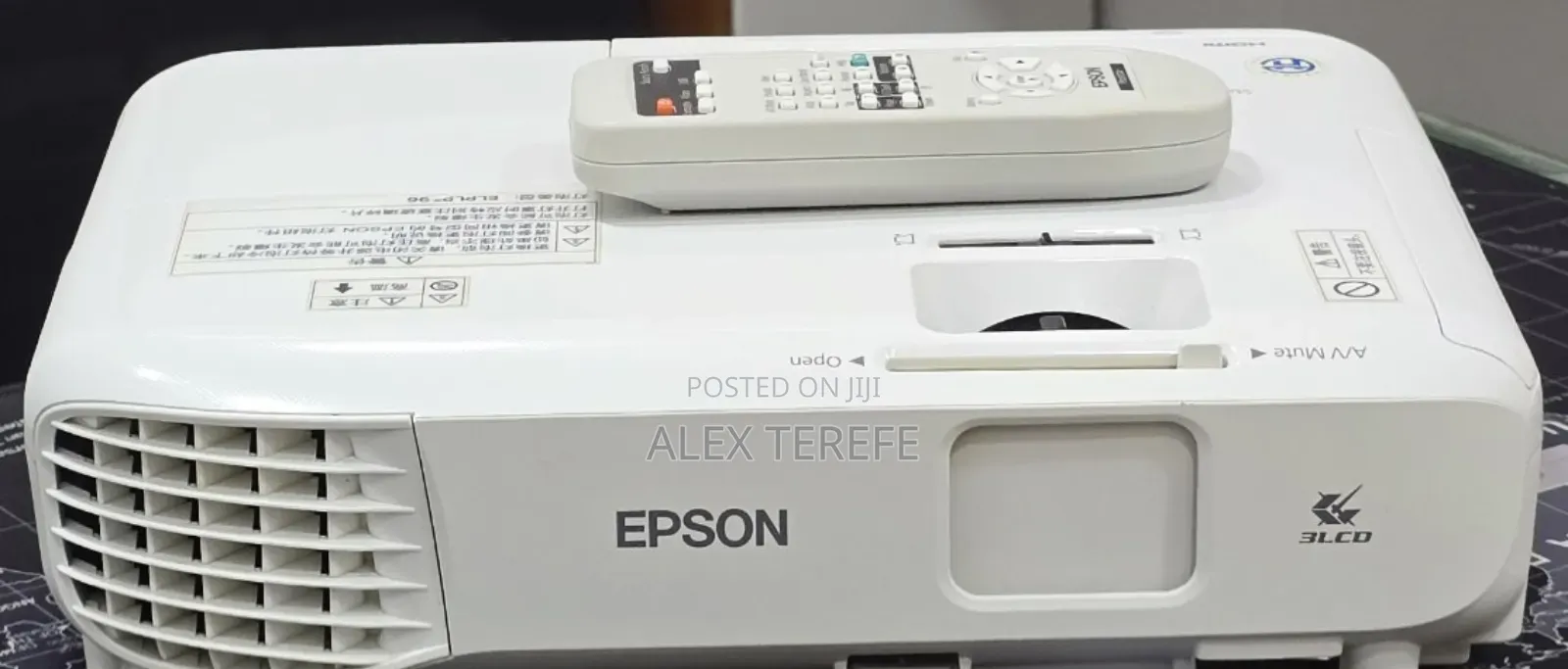 Epson Projector With Remote Model Name: EB-S05