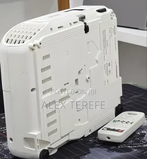 Epson Projector With Remote Model Name: EB-S05