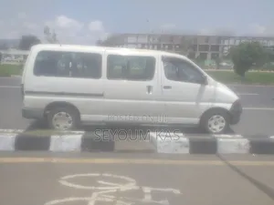 Toyota HiAce 2006 White