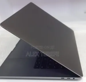 New Laptop Apple MacBook Pro 2016 16GB Intel Core i7 SSD 512GB