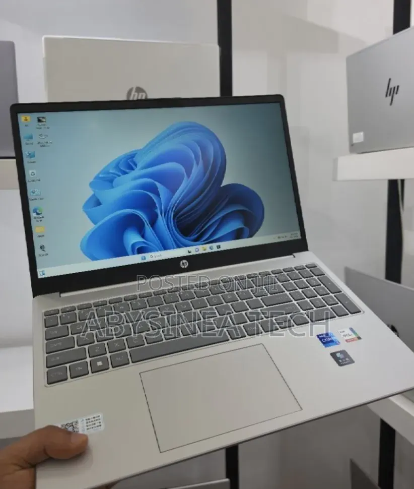 New Laptop HP Stream Notebook 16GB Intel Core i7 SSD 512GB